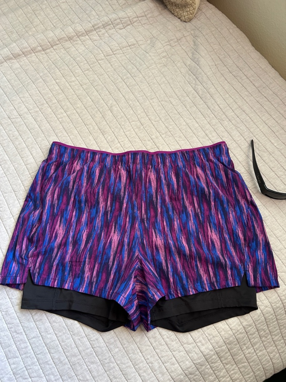 Eddie Bauer women’s pull on nylon plum blk athletic workout hiking shorts M